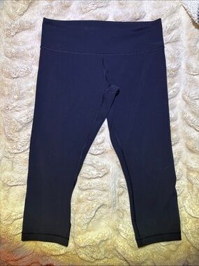 lululemon athletica Black Cropped low rise Leggings